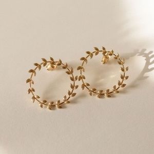 En Route Jewelry x bestdressed - leaf hoop earrings